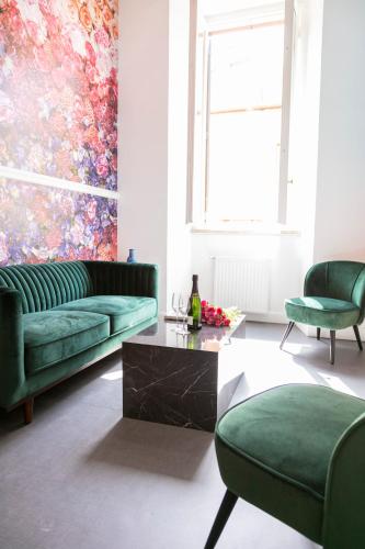 Casa Bella Adriano's Temple - image 2