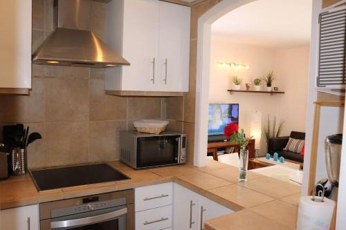 Villa Sueno Azul with private pool, sea view, terrace, aircondition, Wifi, 450 m to the beach