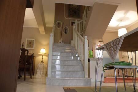  Private upper floor of central apartment in Kalambaka