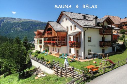 Dolomites Apartments Ciasa Vally - Accommodation - San Cassiano