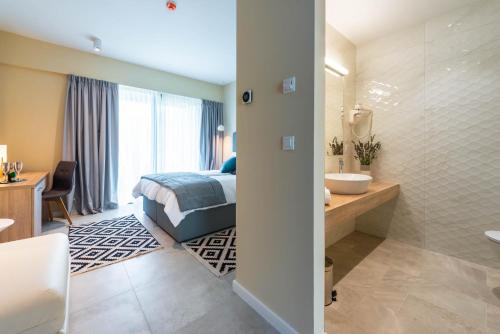 Hotel Seventh - image 2