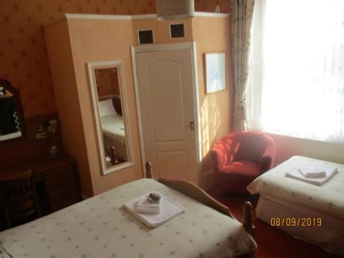 Double or Twin Room with Shower