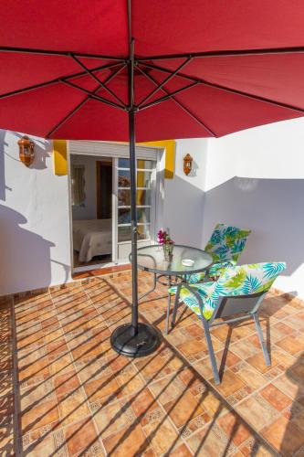 Double Room with Terrace and Private Bathroom image 8