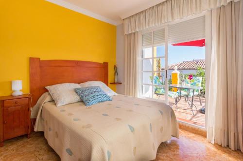 Double Room with Terrace and Private Bathroom room in Alojamiento Colina del Sol