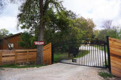 Blockhaus Lodge Entire Property In Wimberley Tx Reviews