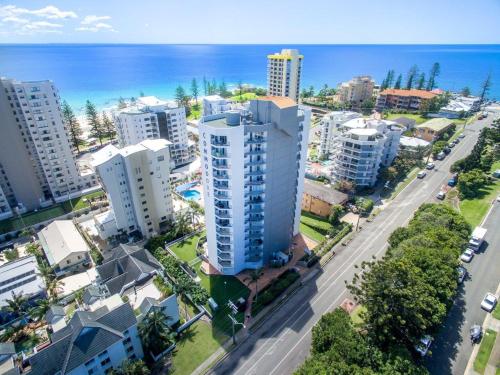 Rainbow Commodore Coolangatta