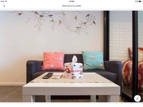 Rooftop pool near BTS in Bangkok Rooftop pool near BTS in Bangkok