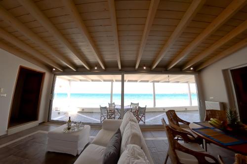  Patras Luxury Seaside House in Flámbouras