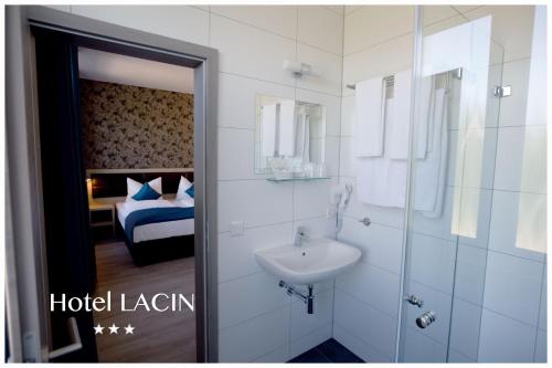 Hotel LACIN Room Type - Family Room with Private Bathroom