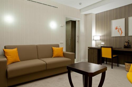 Hotel Liabeny Madrid Spain Photos Room Rates Promotions