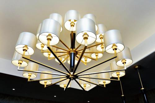 Spanish Diamond Luxury Suites & Jacuzzi - image 9