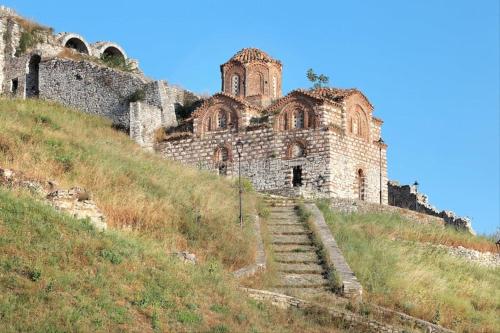 Guest House Toli inside Berat Castle