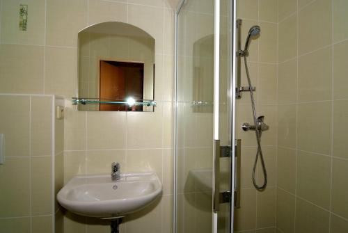 Hotel KAMU GARNI - image 5