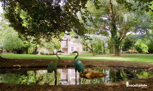 . La Maison Rouge Brocéliande