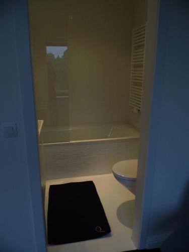 Quarante Cinq - image 2