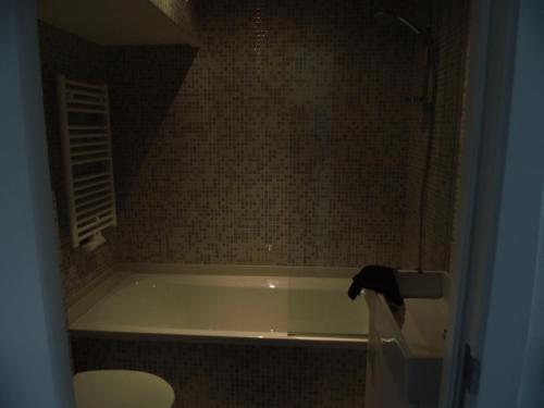 Quarante Cinq - image 13