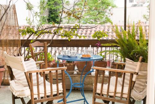 Stylish flat with veranda in the heart of Athens, Athènes
