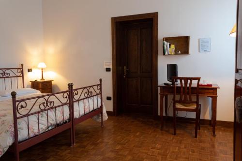 Double or Twin Room with Bathroom