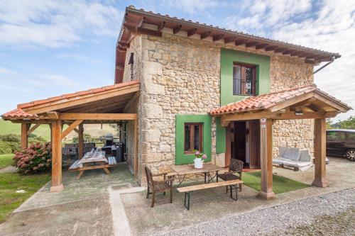 LA CASUCA DE ABANILLAS LA CASUCA DE ABANILLAS