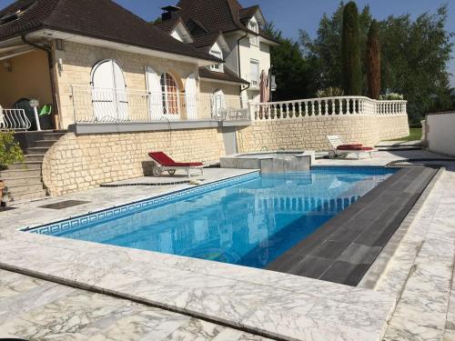 DEMEURE DE CHARME ENTRE LACS ET MONTAGNES cottage Aoste