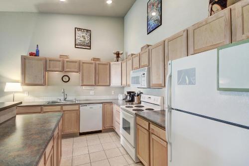 Pv201 Prospector Village Condo