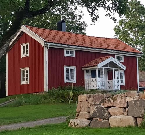 1800-tals torp i landsbygd nära till allt - Värnamo