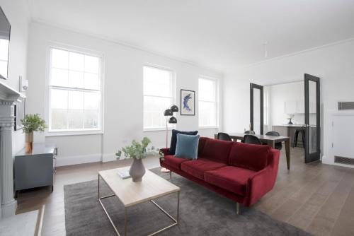 

Two-Bedroom on Lincoln's Inn Fields Apt 9 by Sonder