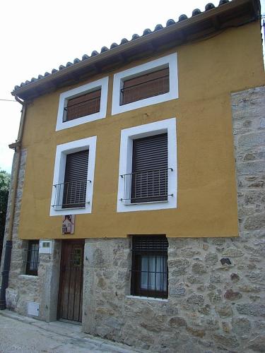  Casa Rural Jim Morrison, Pension in Linares de Riofrío