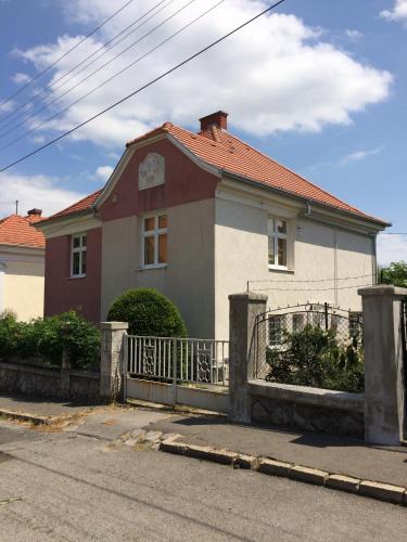  Apartment Uni-Nähe, Pension in Pécs bei Kővágószőlős
