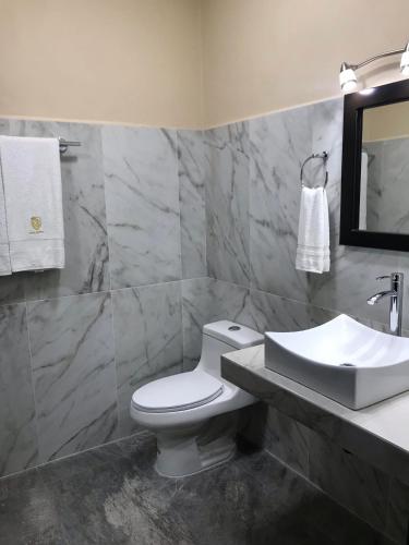 Hotel Avila - Photo 2