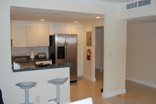 Ocean Reserve Piso 7 STR-310 in Miami Beach, USA