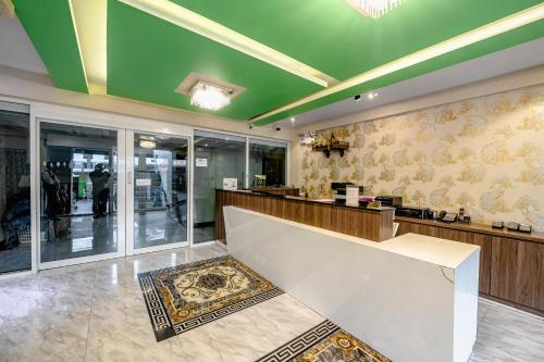 โกลด์ แอร์พอร์ต สวีท (Gold Airport Suites) in สนามบินสุวรรณภูมิ