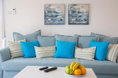 White Arches Sea View Apartment - image 3