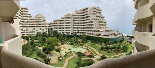  benalbeach vista al mar in Benalmádena