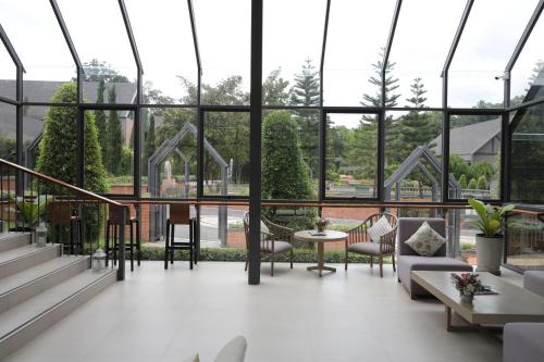 Entree, Flora Creek in Hang Dong