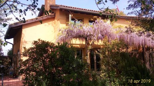 Exterior view, Il Fienile, casa vacanza in campagna con parcheggio privato e giardino privato, a 6 chilometri da Bo in Granarolo Dell'emilia