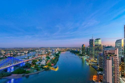 Amazing River View - 3 Bedroom Apartment - Brisbane CBD - Netflix - Fast Wifi - Carpark