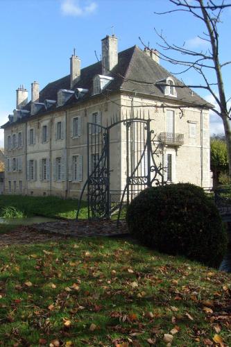 Château De Serrigny - Accommodation - Ladoix Serrigny