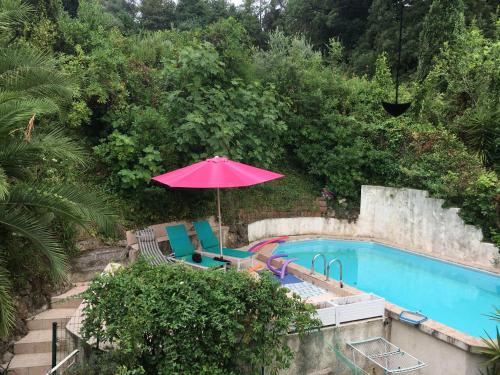 Le Cannet, limite Cannes, Chambre à l'étage independant d'une maison avec piscine - Pension de famille - Le Cannet