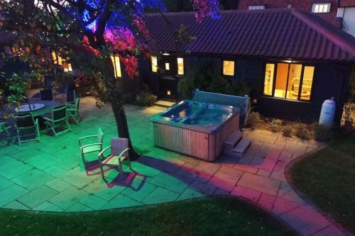 Suffolk getaway with hot tub