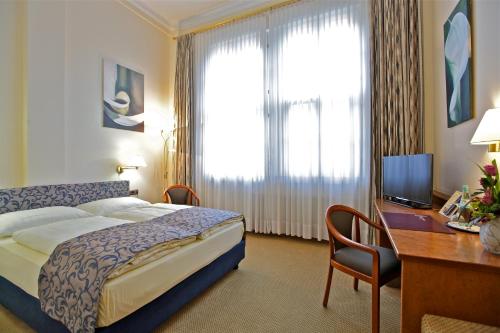Hotel Viktoria - main image