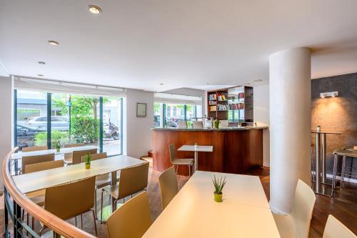 Étterem, B-Aparthotels Ambiorix near Autoworld Múzeum