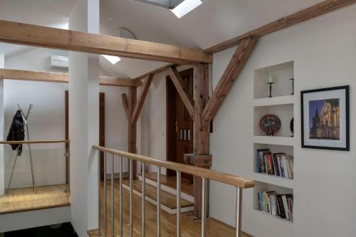 Pub/Lounge, Onefam Miru near Praha hl. n. vasútállomás