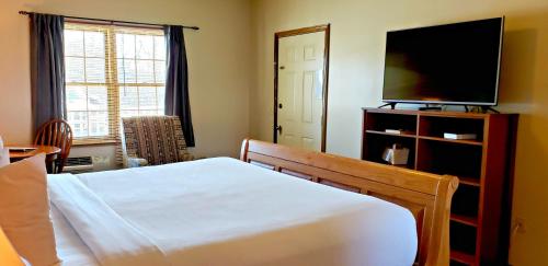 Carriage House King Room #2