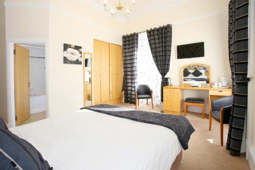 Best Western Woodlands Hotel - image 14