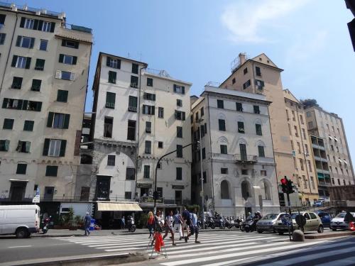 Casa Daniele - immissione nel fiume ciclistico da Ponente-Ponte di Cornigliano