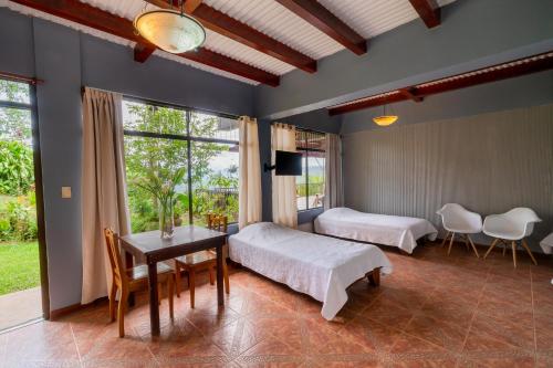 Ladera Hotel in เตอร์เรียลบ้า