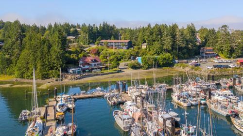 Tofino Motel Harborview in Tofino, Canada