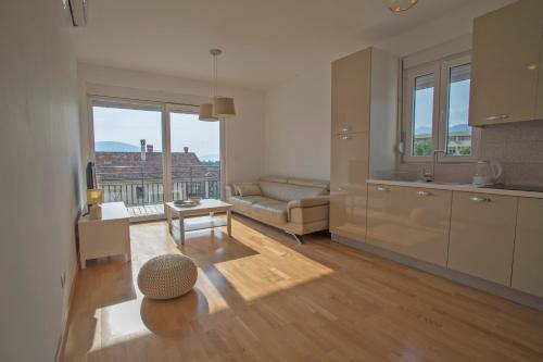 Mgt apartments No:7 Tivat center - Sea view