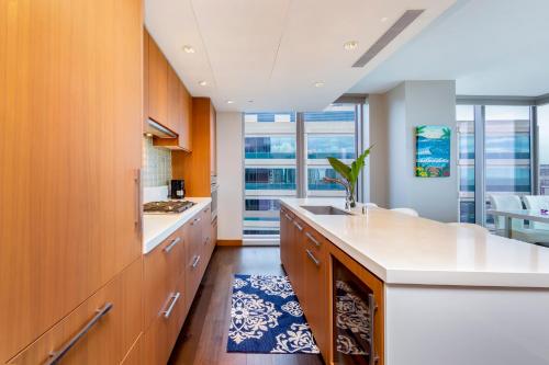 One AlaMoana #1708 - image 3